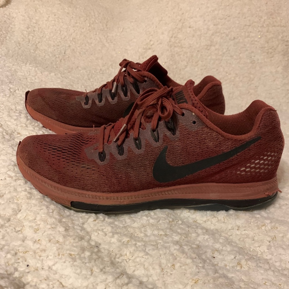 Nike tennis shoes